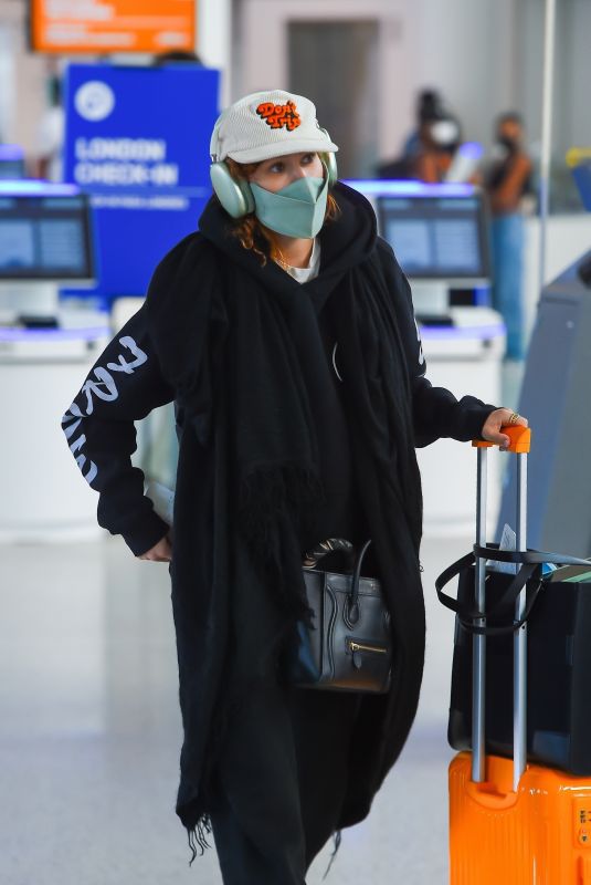 RUMER WILLIS at JFK Airport in New York 10/17/2021