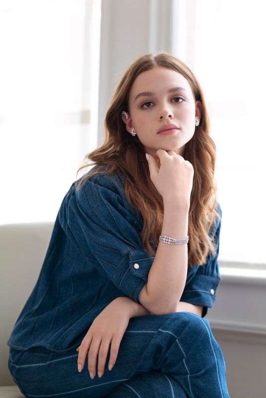 SADIE SOVERALL for Meet the Vogue Darlings, October 2021