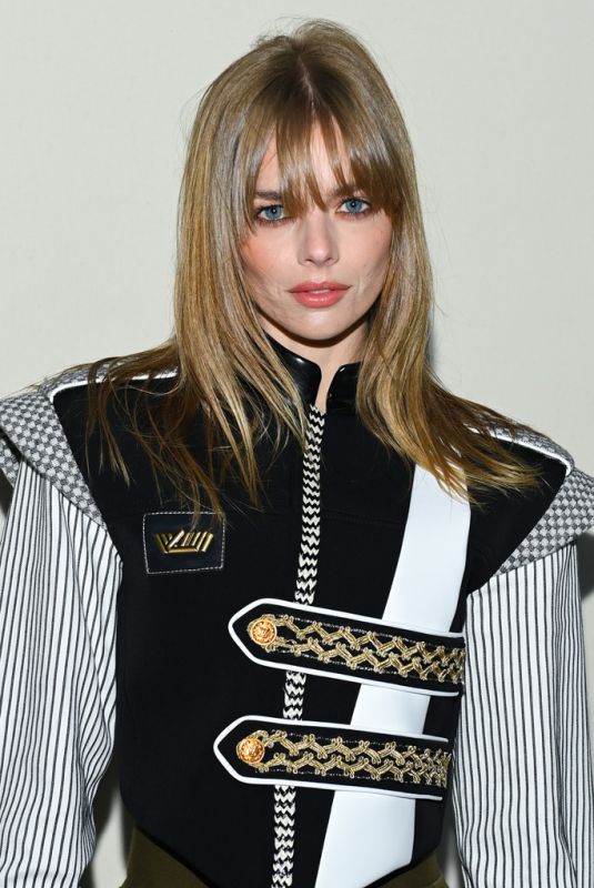 SAMARA WEAVING at Louis Vuitton Fashion Show in Paris 10/05/2021