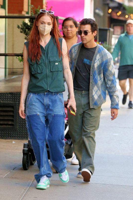 SOPHIE TURNER and Joe Jonas Heading Home from Sunday Brunch in New York 10/03/2021