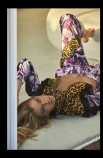 STELLA MAXWELL for Dundas Power Woman Resort 2022
