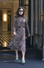 VICTORIA BECKHAM Leaves Mark Hotel in New York 10/15/2021