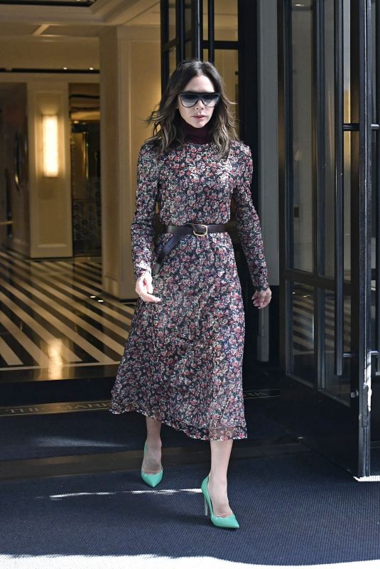 VICTORIA BECKHAM Leaves Mark Hotel in New York 10/15/2021