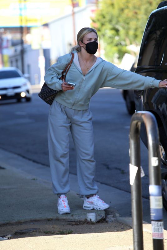 WITNEY CARSON Leaves Dancing With the Stars Rehearsal in Los Angeles 10/16/2021
