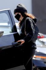 ZOEY DEUTCH Leaves Pilates Class in West Hollywood 10/26/2021