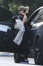ADDISON RAE and Harry Jowsey Heading into Her Apartment in Beverly Hills 11/10/2021