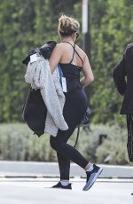 ADDISON RAE and Harry Jowsey Heading into Her Apartment in Beverly Hills 11/10/2021