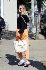 AMANDA KLOOTS Arrives at Dance Studio in Los Angeles 11/05/2021