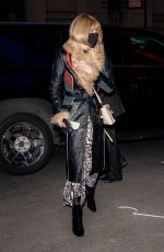 ANNA WINTOUR Arrives at Knicks vs Lakers Game in New York 11/23/2021