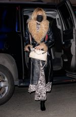 ANNA WINTOUR Arrives at Knicks vs Lakers Game in New York 11/23/2021