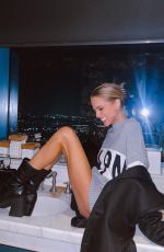 ANNE WINTERS - Instagram Photos 11/18/2021