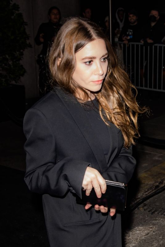 ASHLEY OLSEN Leaves CFDA Awards in New York 11/10/2021