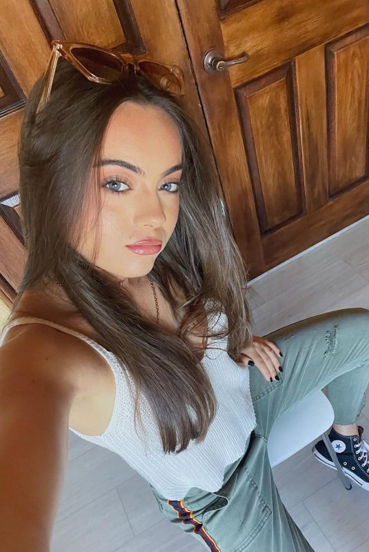 AVA ALLAN - Instagram Photos 11/20/2021