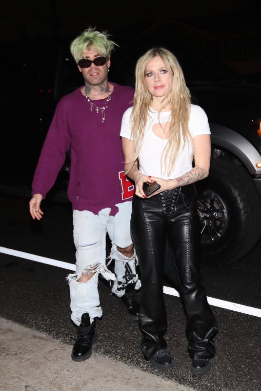 AVRIL LAVIGNE and Mod Sun at Boa Steakhouse in West Hollywood 11/10/2021