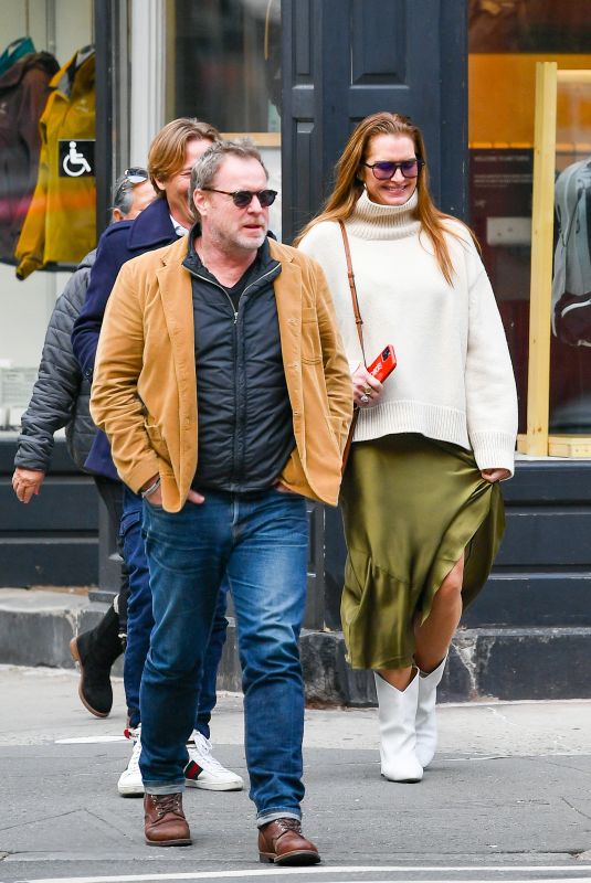 BROOKE SHIELDS and Chris Henchy Out with Friends in New York 11/07/2021