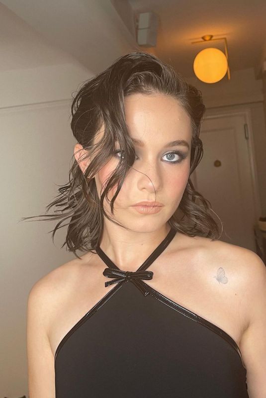 CAILEE SPAENY - Instagram photos 11/17/2021
