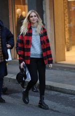 CHIARA FERRAGNI Out for Lunch in Milan 11/26/2021