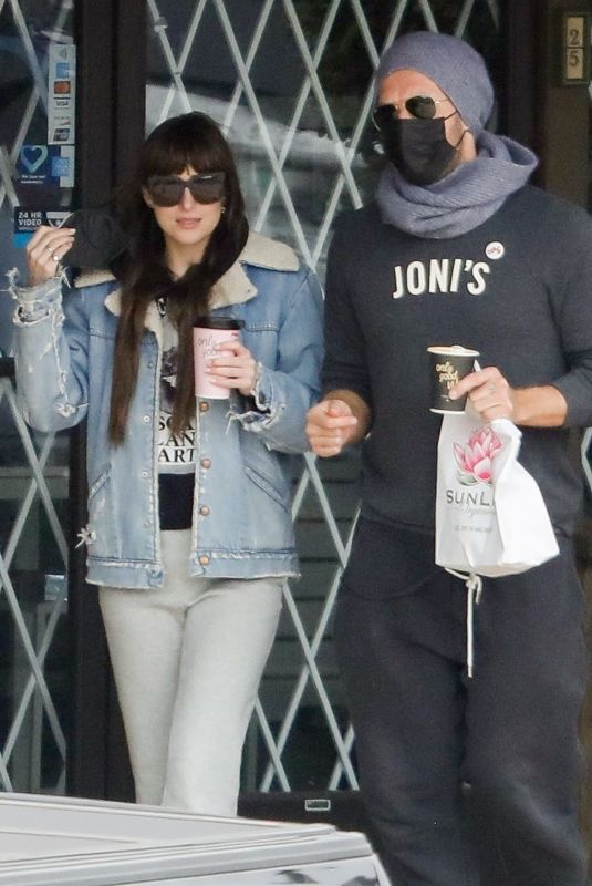 DAKOTA JOHNSON and Chris Martin at SunLife Organics in Malibu 10/31/2021
