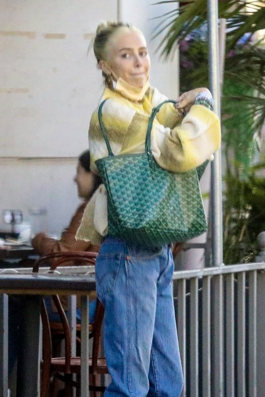DELILAH HAMLIN and Eyal Booker Out for Sushi Lunch in Beverly Hills 11/04/2021