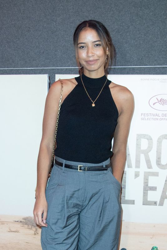 FLORA COQUEREL at Marcher Sur L