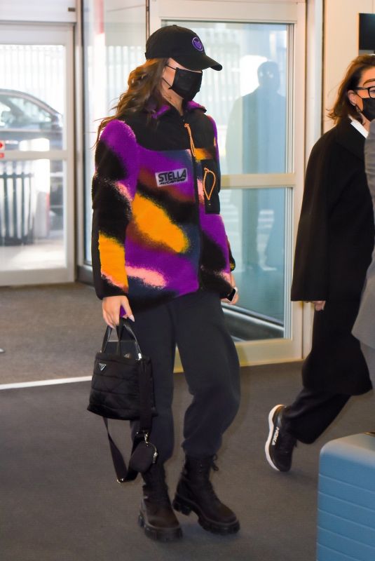 HAILEE STEINFELD Arrives at JFK Airport in New York 11/24/2021