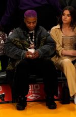 HAILEE STEINFELD at Houston Rockets vs. LA Lakers Game at Staples Center in Los Angeles 11/02/2021