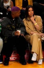 HAILEE STEINFELD at Houston Rockets vs. LA Lakers Game at Staples Center in Los Angeles 11/02/2021
