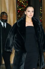 HAILEE STEINFELD Heading to Tonight Show Starring Jimmy Fallon in New York 11/23/2021