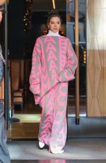 HAILEE STEINFELD Leaves Her Hotel in New York 11/23/2021