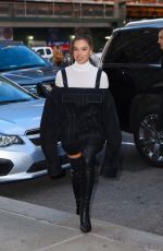 HAILEE STEINFELD Out and About in New York City | 23.11.2021 -