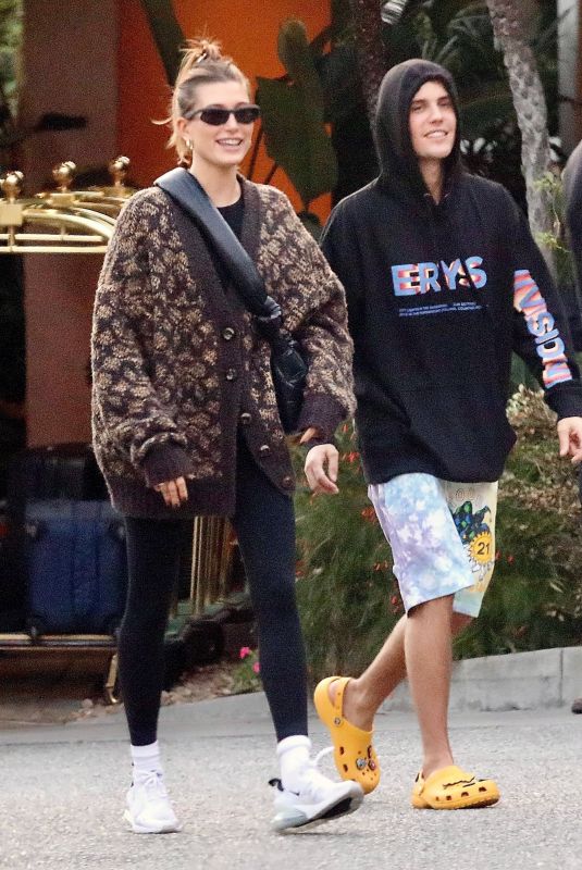 HAILEY and Justin BIEBER Out for Dinner Date at Beverly Hills Hotel 11/08/2021