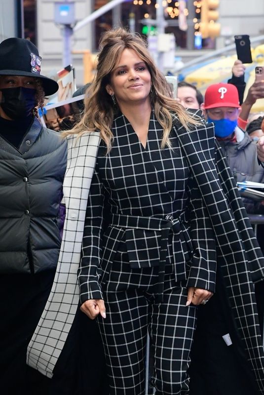 HALLE BERRY Arrives at Good Morning America in New York 11/22/2021