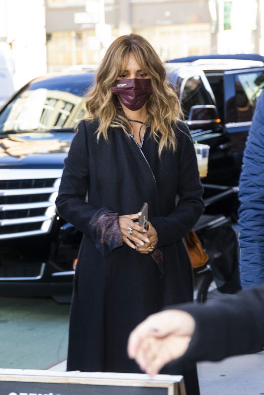 HALLE BERRY Heading to a Studio in Brooklyn 11/03/2021