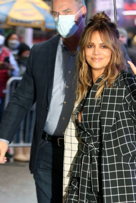HALLE BERRY Leaves GMA Morning Show in New York 11/22/2021