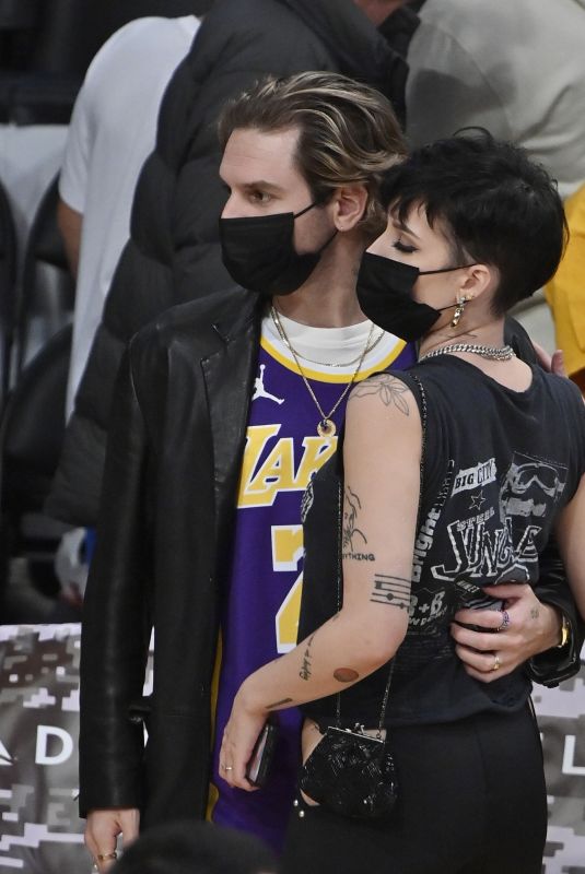 HALSEY and Alev Aydin at Lakers Game at Staples Center in Los Angeles 11/28/2021
