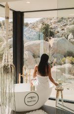 HELEN OWEN - Instagram Photos 11/14/2021