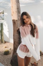 HELEN OWEN - Instagram Photos 11/14/2021