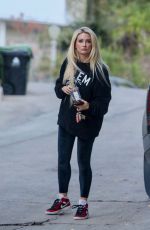 HOLLY MADISON Arrives at Her Home in Hollywood 11/08/2021