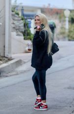 HOLLY MADISON Arrives at Her Home in Hollywood 11/08/2021