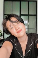 ISA BRIONES - Instagram Photos 11/23/2021