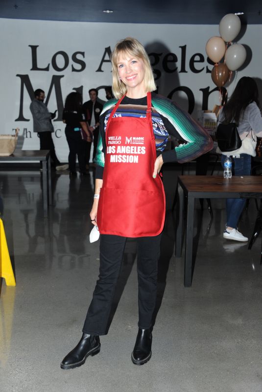JANUARY JONES at LA Mission Thanksgiving Event in West Hollywood 11/24/2021