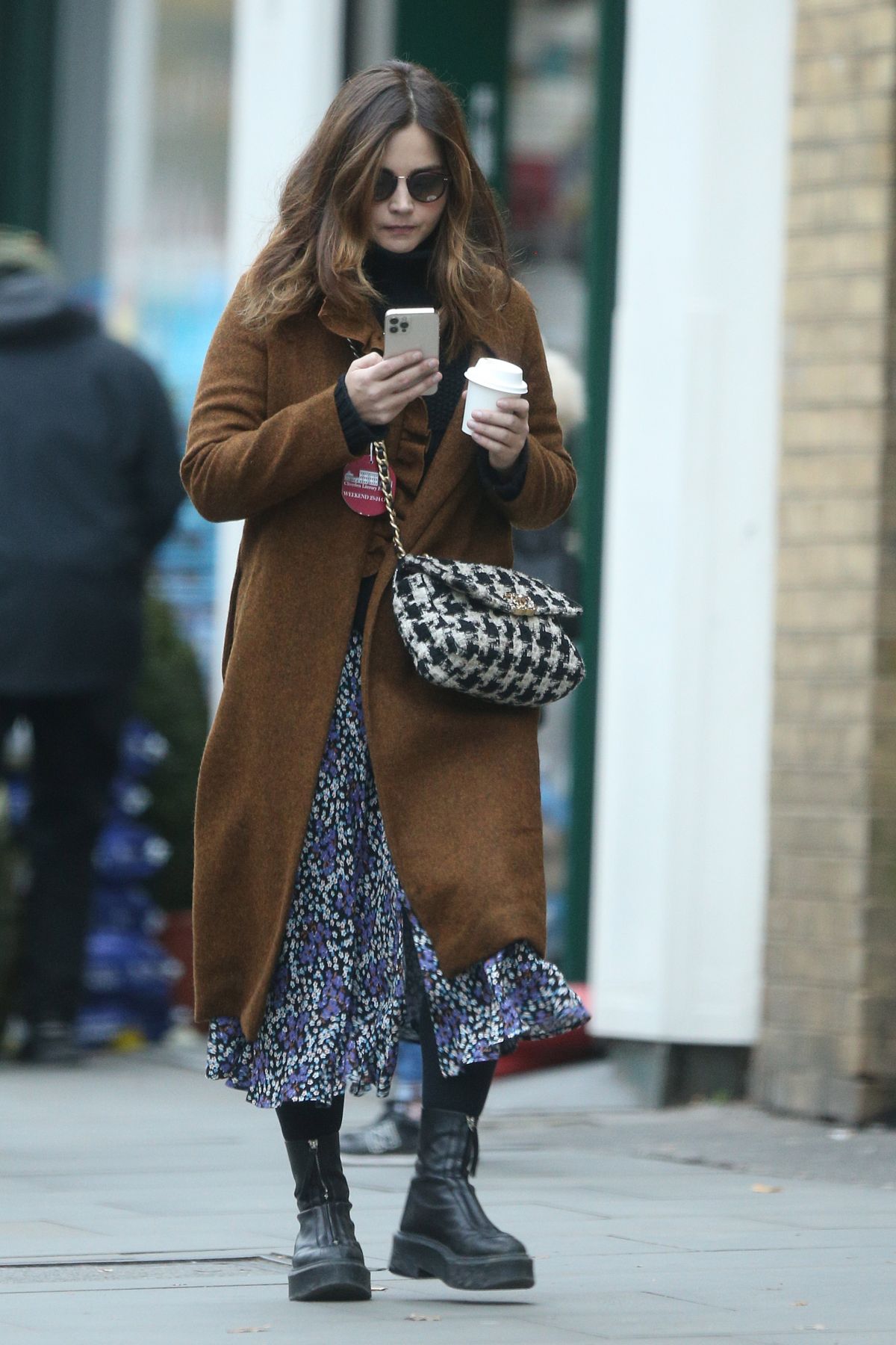 jenna-louise-coleman-out-for-coffee-in-london-11-16-2021-5.jpg