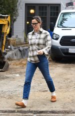 JENNIFER GARNER at Her New House Under Construction in Brentwood 11/03/2021