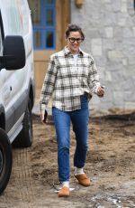 JENNIFER GARNER at Her New House Under Construction in Brentwood 11/03/2021