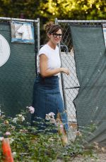 JENNIFER GARNER Checking on the Construction of Her New Home in Los Angeles 11/14/2021