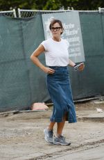 JENNIFER GARNER Checking on the Construction of Her New Home in Los Angeles 11/14/2021
