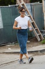 JENNIFER GARNER Checking on the Construction of Her New Home in Los Angeles 11/14/2021