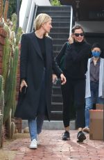 JENNIFER GARNER Leaves an Office in Brentwood 11/19/2021