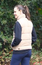 JENNIFER GARNER Out for Morning Walk in Brentwood 11/08/2021