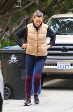JENNIFER GARNER Out for Morning Walk in Brentwood 11/08/2021
